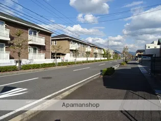 リビングタウン観音寺E棟【203号室】の周辺