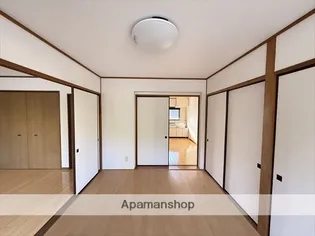 アリイヴィラ【102号室】の居間