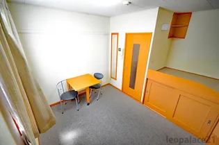 レオパレスエスポワールⅡ【204号室】の居間