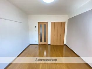 パールヴィレッジ【106号室】の居間