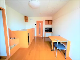 レオパレス観音寺壱番館【104号室】の居間