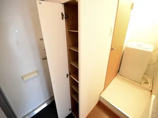 レオパレス瑞穂【104号室】の玄関