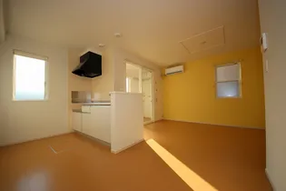 フォレスト・ハハキB【1階】の居間