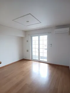 リュミエールA【1階】の居間