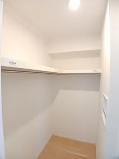 ハピネス B【1階】の玄関