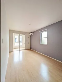 ハピネス A【101号室】の居間