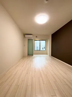 シャリス大津【1階】の居間