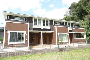 レイク ルイーズ B【1階】の外観