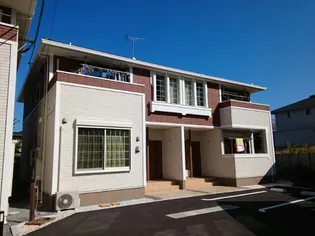 グランド・ルミエール郡B【1階】の外観