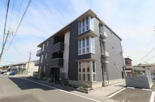 トリシア田中【2階】の外観