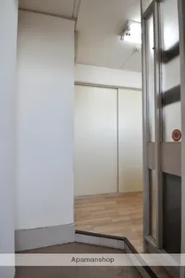 サンジェルマン富田町【5階】の玄関