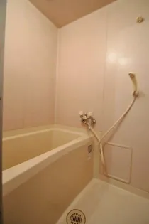 ラッキーハウス 南棟【2階】の風呂