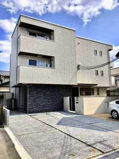 メゾン・ド・カメリア【3階】の外観