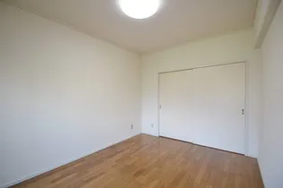 シャルム岡本【205号室】の居間