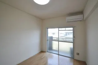 シャルム岡本【203号室】の居間