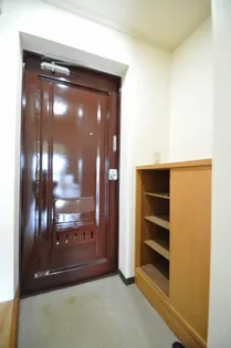 シャルム岡本【203号室】の玄関