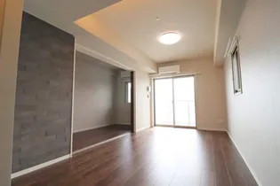 TWIN TOWERS SELINA【11階】の居間