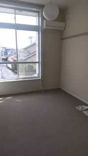 FOREVER RESIDENCE IMAⅢ【104号室】の居間