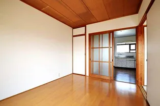 ガーデンハウス川入【2階】の居間