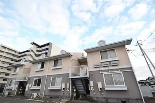 ニューハウジング【2階】の外観