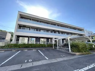 ディマーネ【1階】の外観