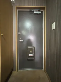 サークルS【4階】の玄関