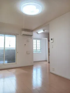 サンリット・ヒル【2階】の居間