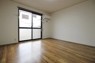 フローラル・コート【105号室】の内装