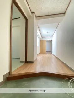 二葉コーポラスB棟【3階】の玄関