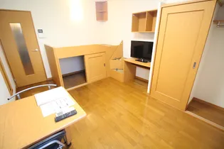 レオパレスフクシマ【2階】の居間