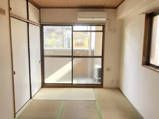 ダイアパレス宝町【2階】の居間