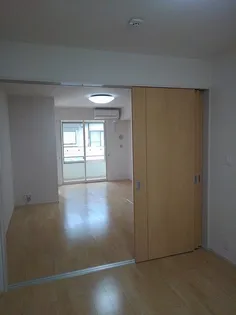 ガーデンM&M【1階】の居間