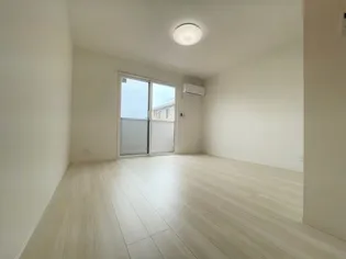 フローラル五月が丘 B棟【103号室】の居間