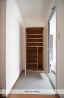 ディアス石原A棟【2階】の玄関