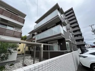 プルーニャC棟【1階】の外観