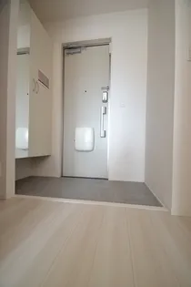 フローラル五月が丘 B棟【1階】の玄関