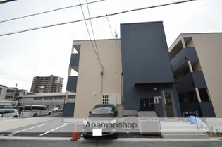 盛林レジデンスA棟【1階】の外観