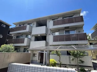 プルーニャB棟【1階】の外観