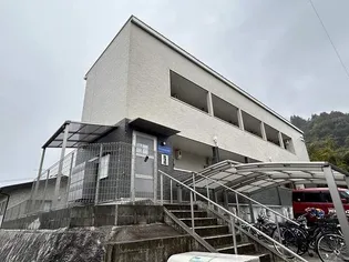 広島県広島市佐伯区五日市町大字石内【アパート】の外観