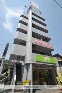 サンゴマンション【4階】の外観