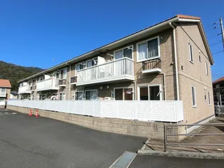 ヴィラージュC棟【2階】の外観