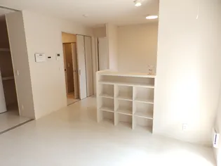 ポートサイドヴィラ II【1階】の居間