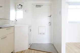 ビレッジハウス富岡1号棟【0407号室】の玄関