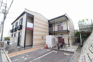 レオパレスwest【102号室】の外観