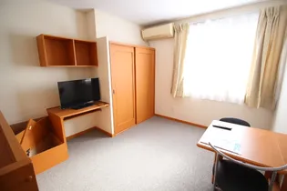 レオパレスフクシマ【2階】の居間