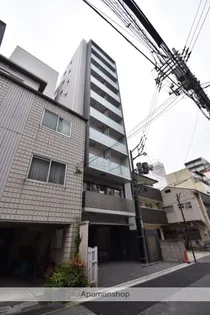 ララ クスタの画像