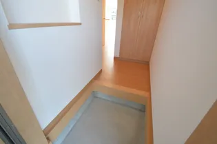 サンメゾン東北町【101号室号室】の玄関