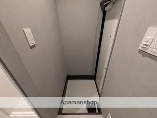 LUXRAG【4号室】の玄関