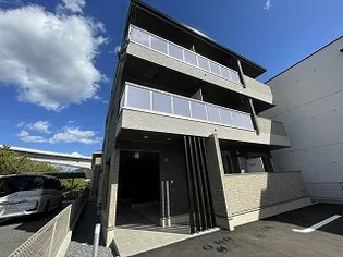 レイルヤード中山2【3階】の外観