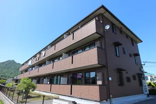 グランドュール【2階】の外観